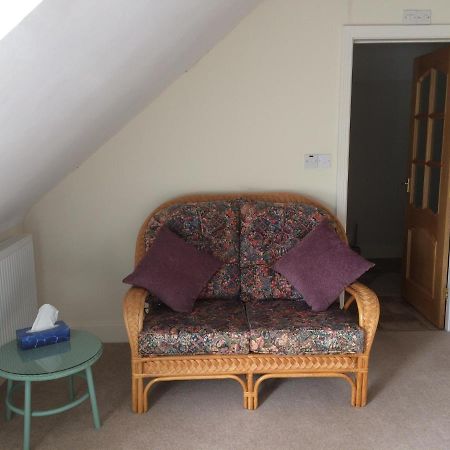 Llyswen Large Bedroom In Top Part Of Bungalow With Garden View And Balcony Sleeps Three 阿伯里斯特威斯 外观 照片